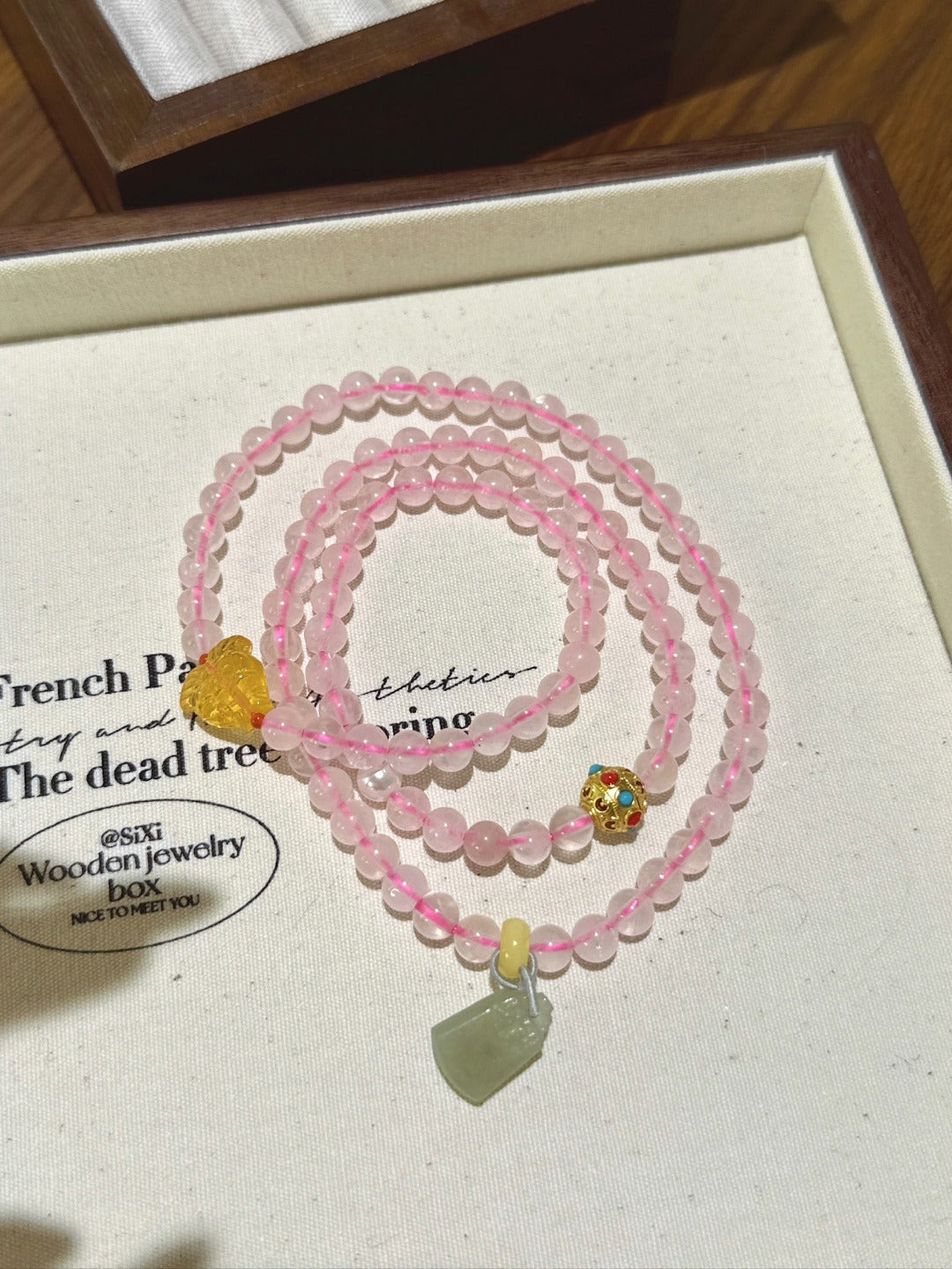 ▫️▪️ Pink crystal beeswax and Tian jade bracelet